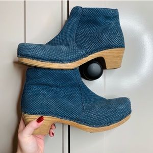 Dansko Maria blue textured bootie